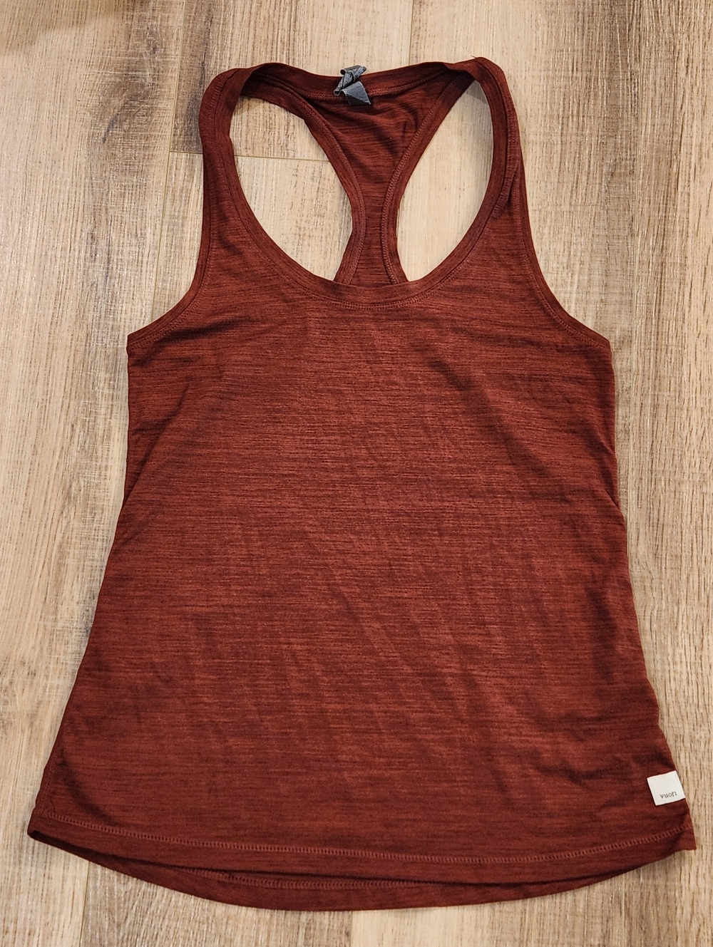Vuori Lux Racerback Performance Tank Womens Small Rust Orange Athletic Yoga Top